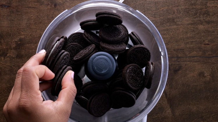 Oreo cookies in food processor.