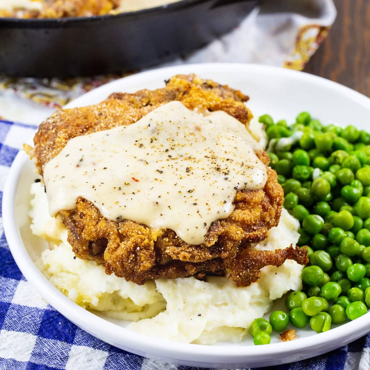 Southern Fried Pork Chops with White Gravy