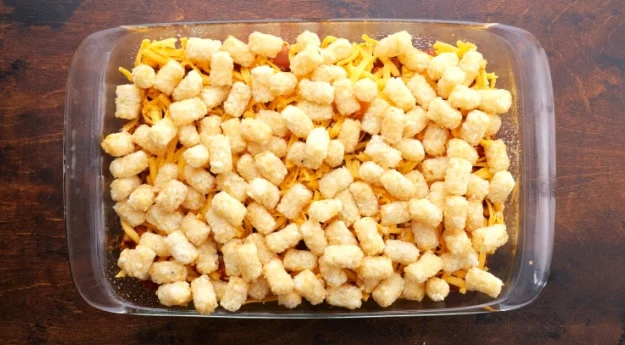 Layer of tater tots.