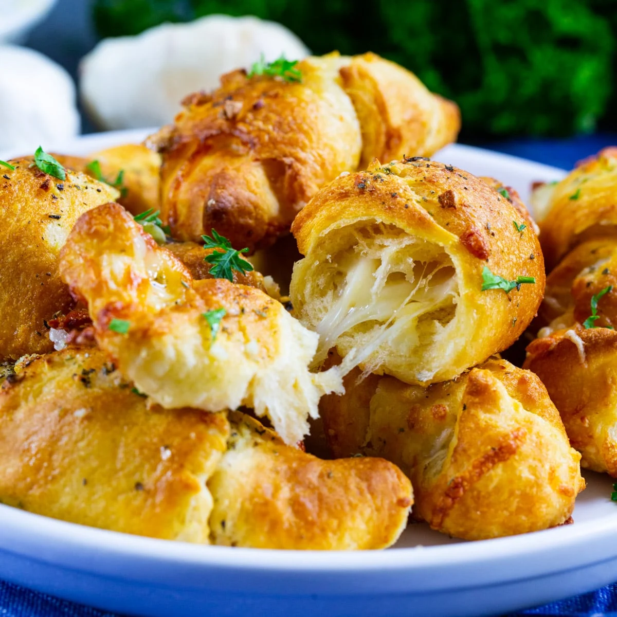 Air Fryer Cheesy Garlic Crescent Rolls