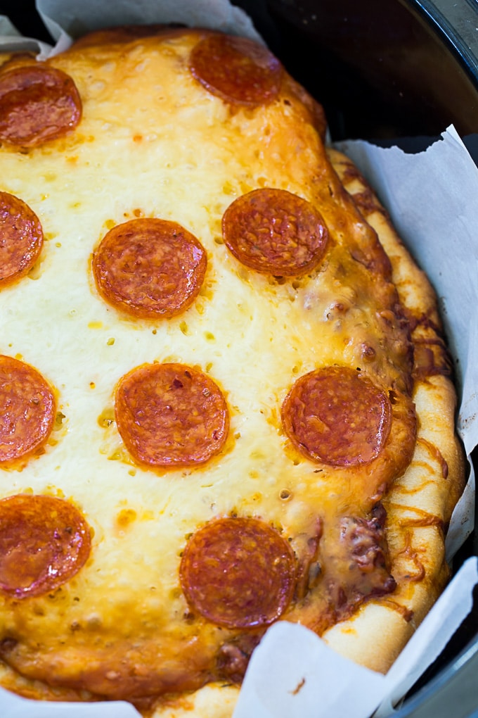 Slow Cooker Deep Dish Pizza