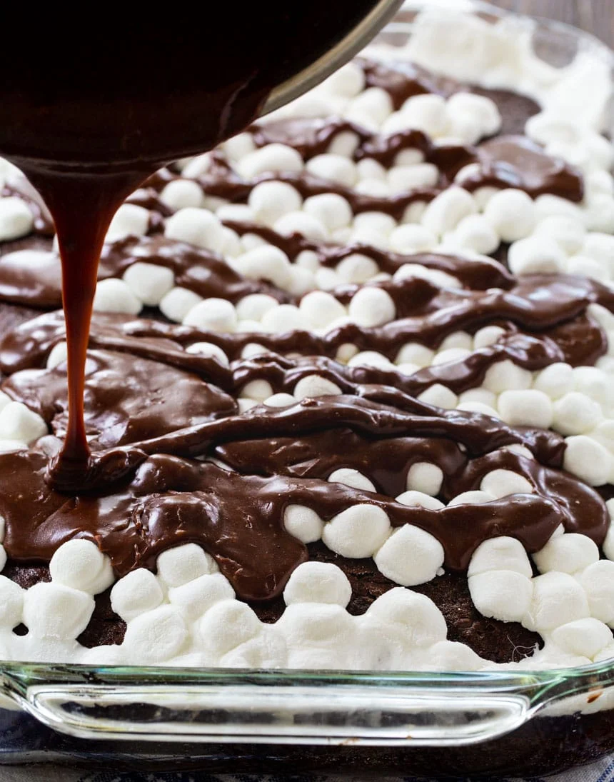 Pour icing over marshammlows