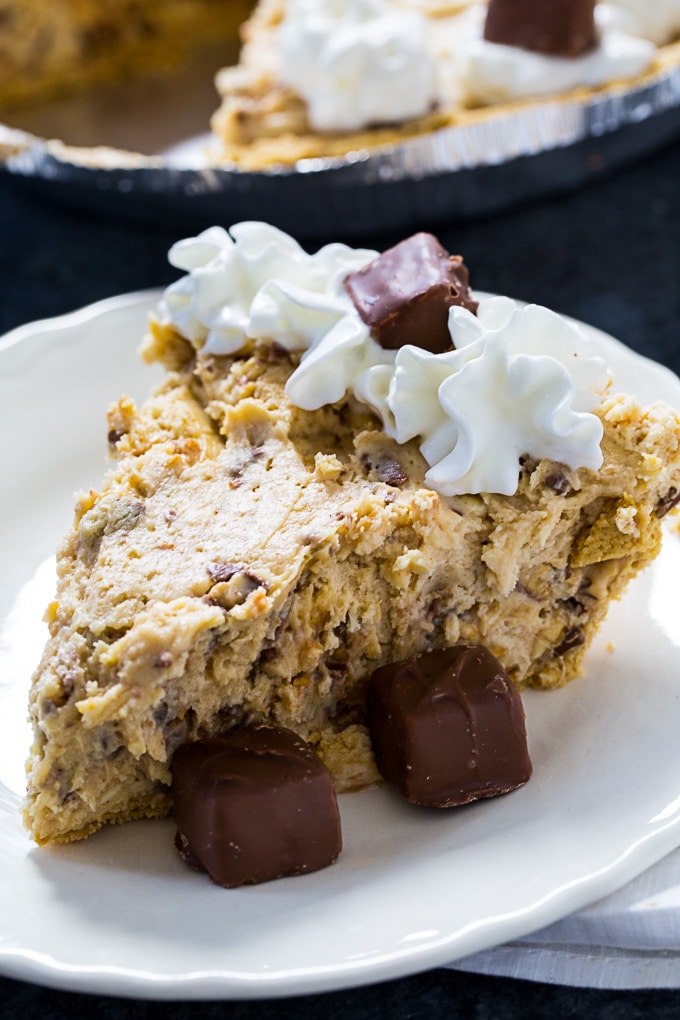 No-Bake Snickers Pie