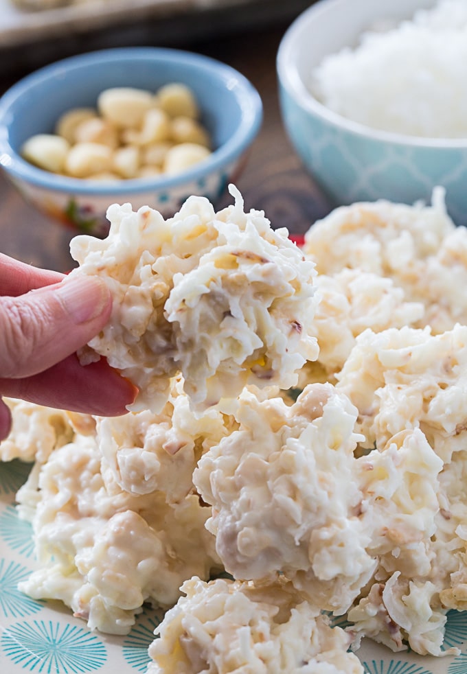 White Chocolate Coconut Macadamia Clusters- make an easy candy for the holidays