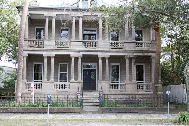 historic home on Bay St in Beaufort SC