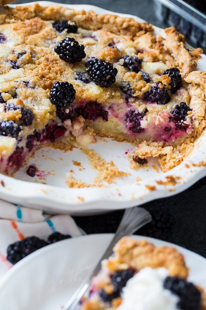 Blackberry Cream Pie with fresh blackberries