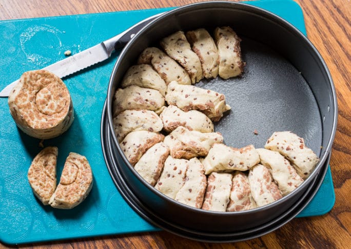 cinnamon roll crust