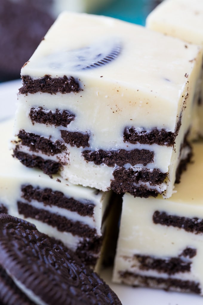 Cookies and Cream Fudge made with oreo cookies