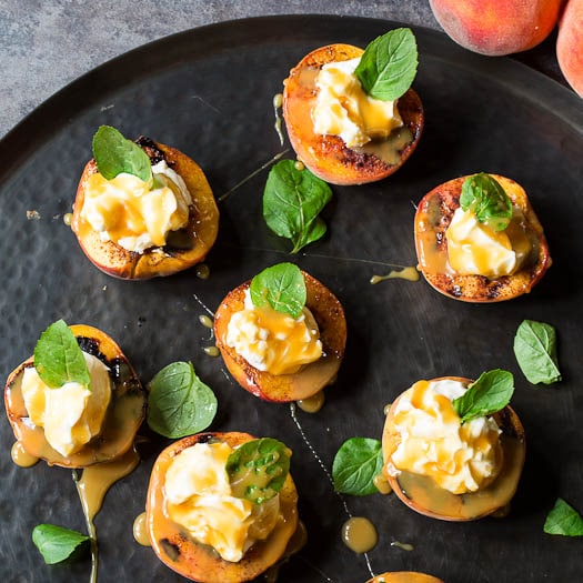 Grilled Peaches with Mascarpone Whipped Cream