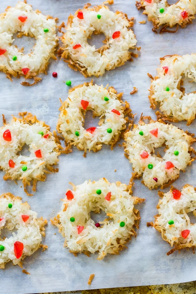 Macaroon Wreaths- only 4 ingredients!